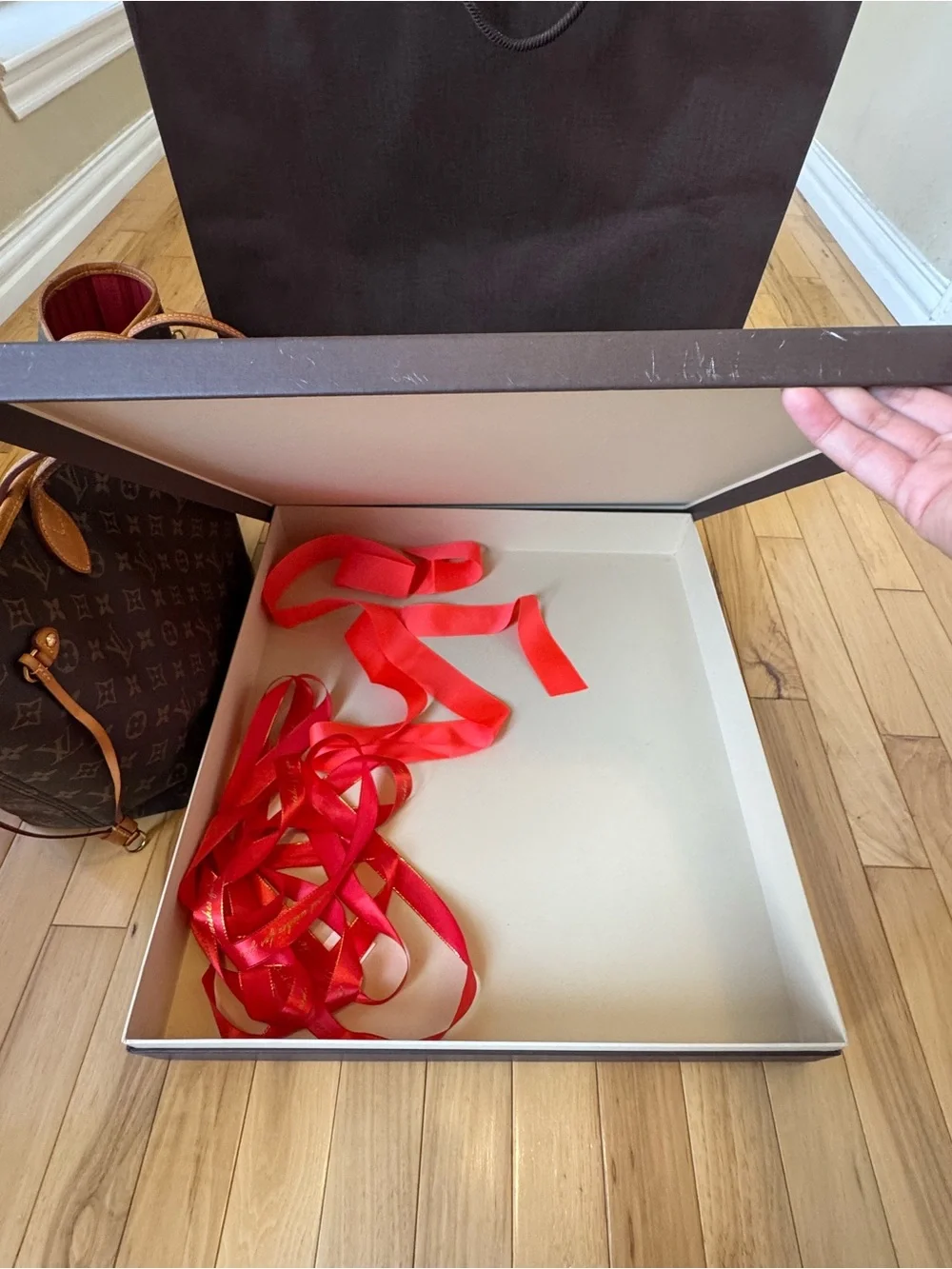 Louis Vuitton Monogram Neverfull MM Tote with receipt, box, shopping+dust bag